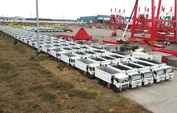 甘肅建投“互聯(lián)網(wǎng)+裝備制造”再譜“新曲”200臺(tái)“GEMC”（高漠）工程機(jī)械駛向東南亞